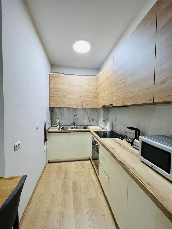 Lovely Apartment, Free Parking Тирана Экстерьер фото