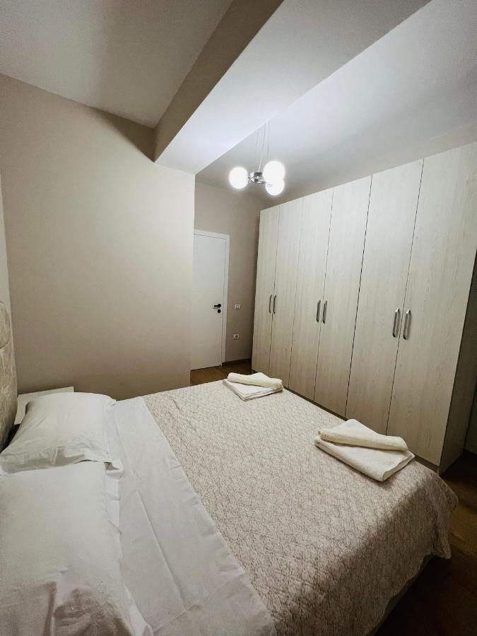 Lovely Apartment, Free Parking Тирана Экстерьер фото